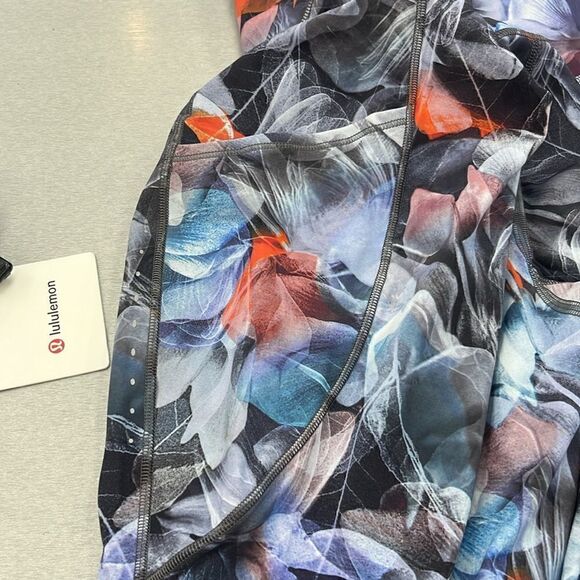 Lululemon leggings  - Picture 4 of 8